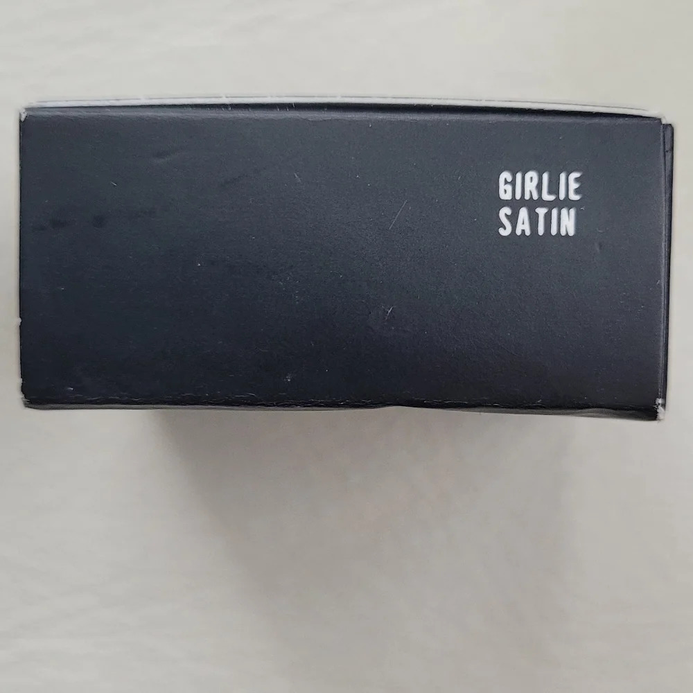 MAC Eyeshadow - Girlie - Picture 3 of 3